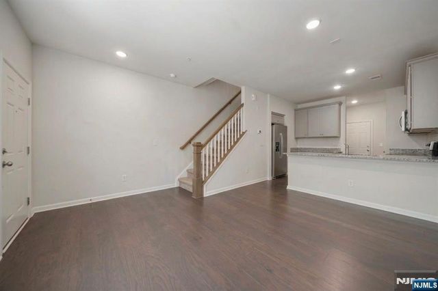 67 Arnold Drive 5811, Wood Ridge, NJ 07075