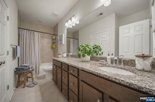67 Arnold Drive 5811, Wood Ridge, NJ 07075
