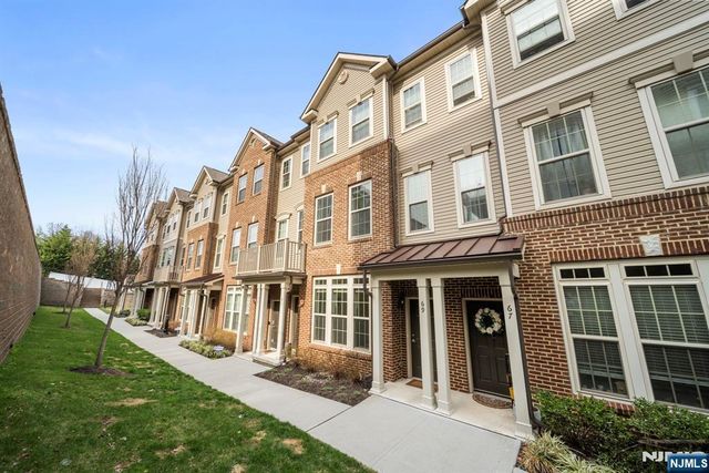 67 Arnold Drive 5811, Wood Ridge, NJ 07075