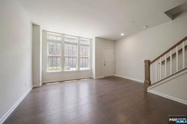 67 Arnold Drive 5811, Wood Ridge, NJ 07075