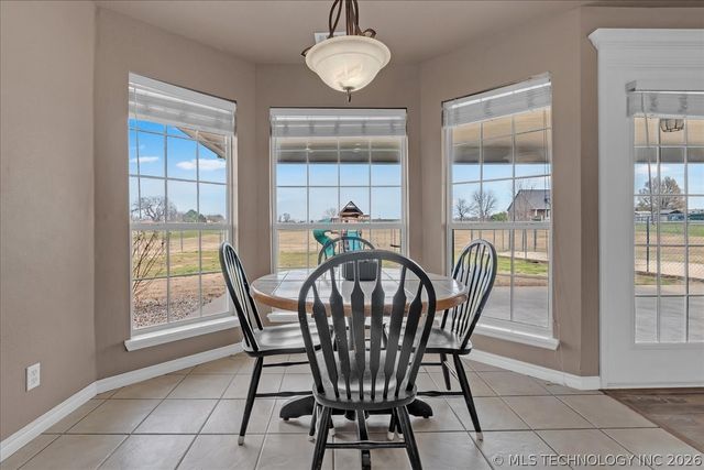 2931 E Rabbs Drive, Oologah, OK 74053