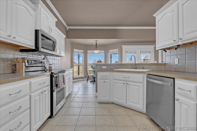 2931 E Rabbs Drive, Oologah, OK 74053