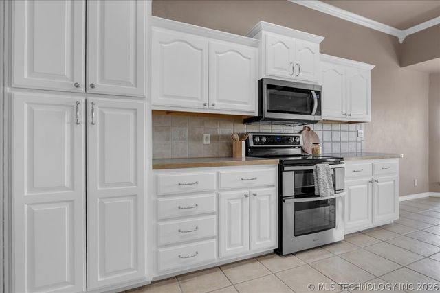 2931 E Rabbs Drive, Oologah, OK 74053