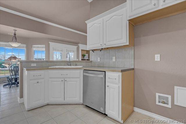 2931 E Rabbs Drive, Oologah, OK 74053