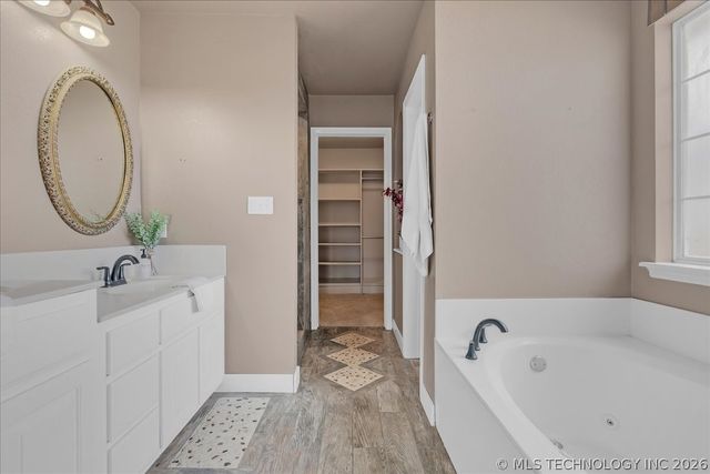 2931 E Rabbs Drive, Oologah, OK 74053