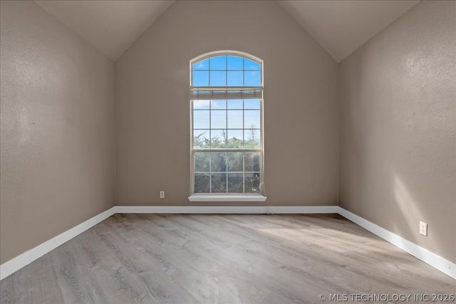 2931 E Rabbs Drive, Oologah, OK 74053