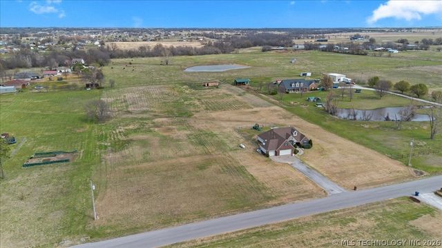 2931 E Rabbs Drive, Oologah, OK 74053