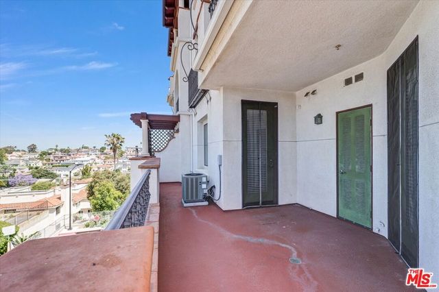 2001 Artesia Boulevard 208, Redondo Beach, CA 90278