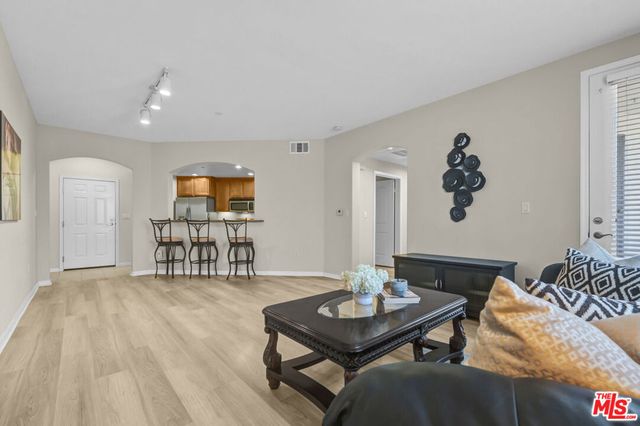 2001 Artesia Boulevard 208, Redondo Beach, CA 90278