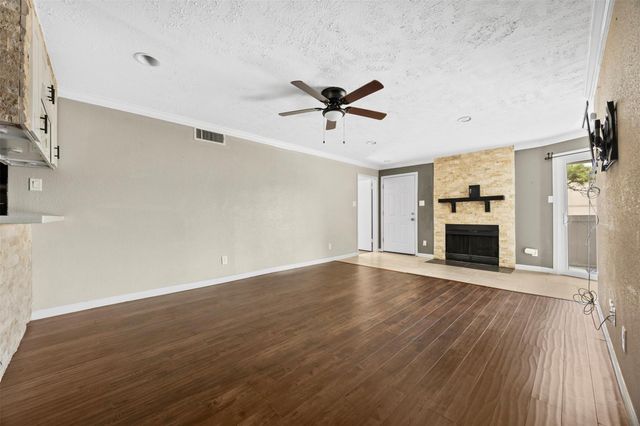 10673 Braes Bend Drive, Houston, TX 77071
