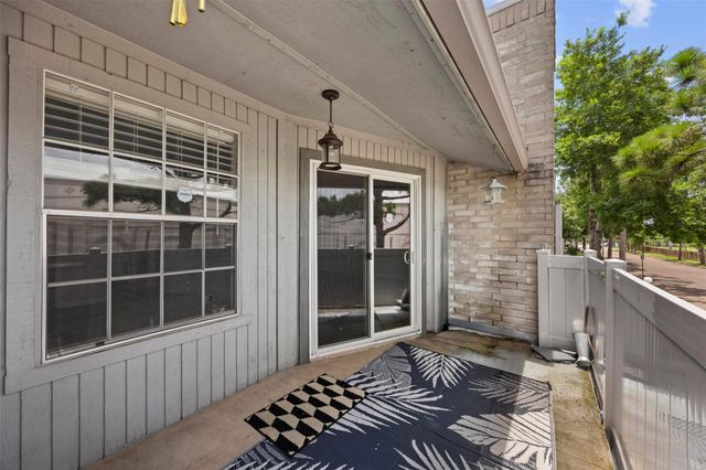 10673 Braes Bend Drive, Houston, TX 77071
