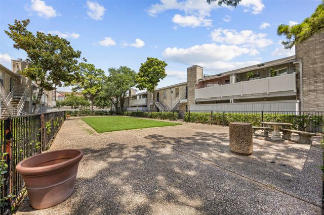 10673 Braes Bend Drive, Houston, TX 77071