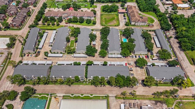 10673 Braes Bend Drive, Houston, TX 77071