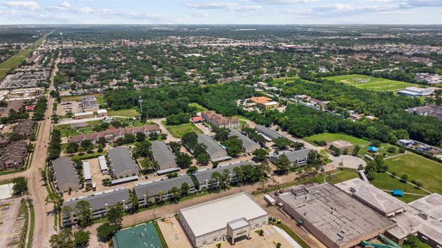 10673 Braes Bend Drive, Houston, TX 77071