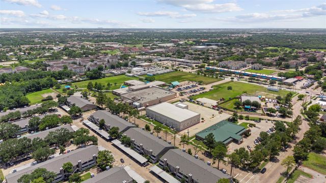 10673 Braes Bend Drive, Houston, TX 77071