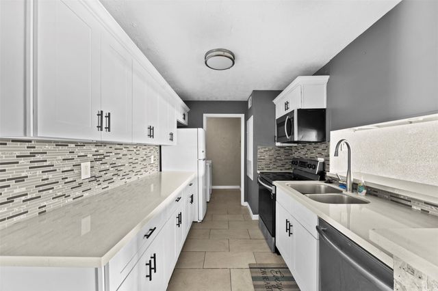 10673 Braes Bend Drive, Houston, TX 77071