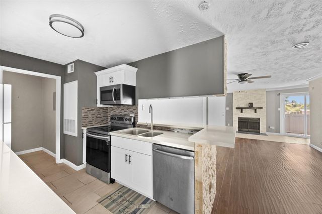 10673 Braes Bend Drive, Houston, TX 77071