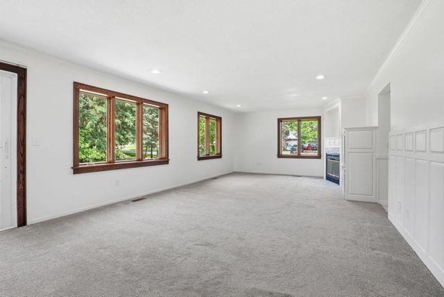 7273 Stagecoach Trail, Lino Lakes, MN 55014