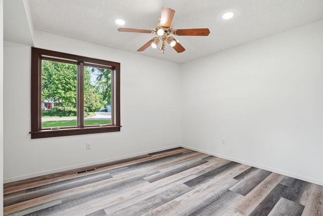 7273 Stagecoach Trail, Lino Lakes, MN 55014