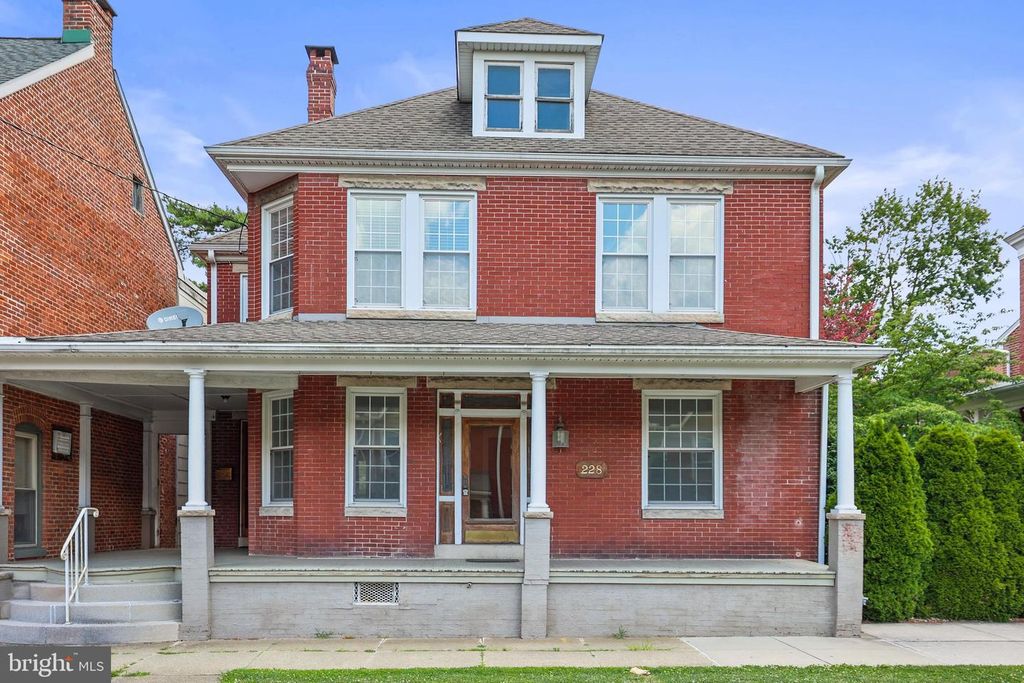 228 BALTIMORE ST, Hanover, PA 17331
