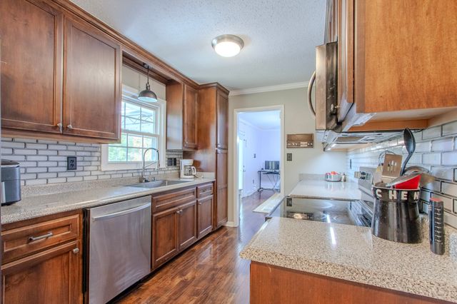 254 Shane Lee Cir, Dover, TN 37058