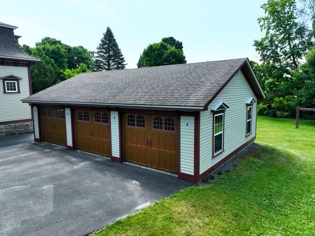 7 Chestnut Street, Champlain, NY 12919