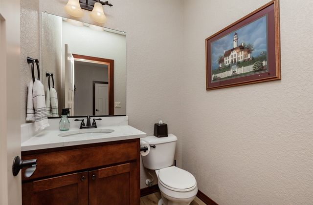 420 NE Mission Court, Ankeny, IA 50021