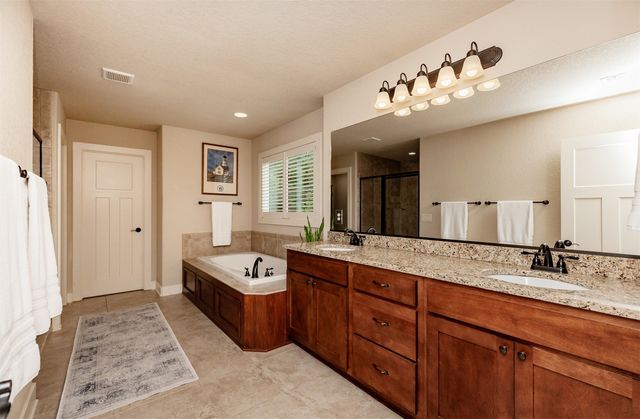 420 NE Mission Court, Ankeny, IA 50021
