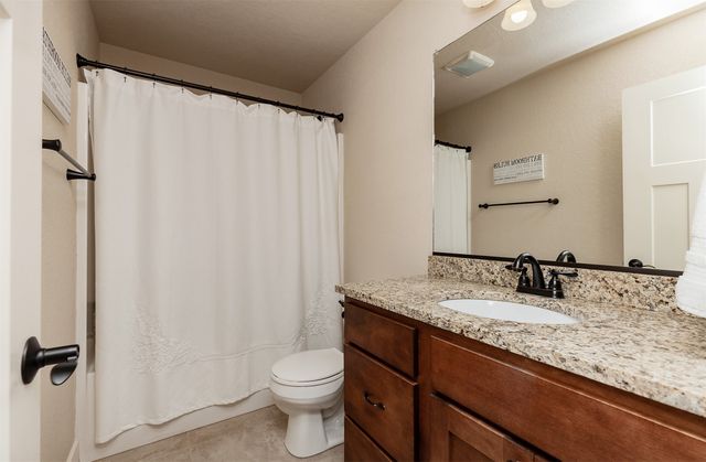 420 NE Mission Court, Ankeny, IA 50021