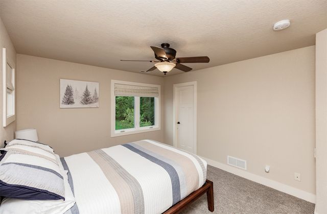 420 NE Mission Court, Ankeny, IA 50021