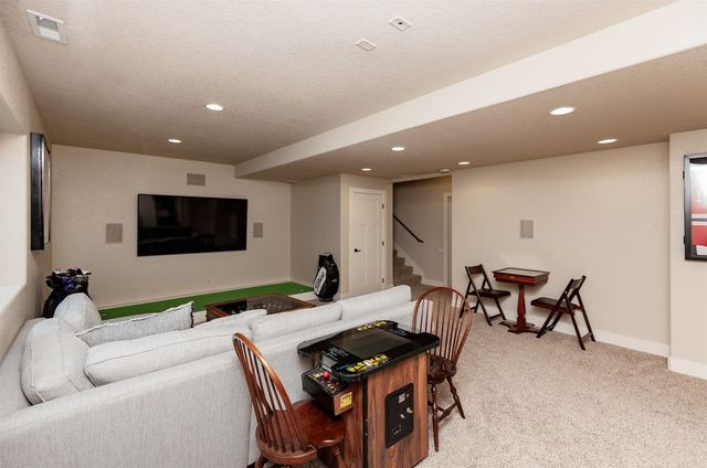 420 NE Mission Court, Ankeny, IA 50021