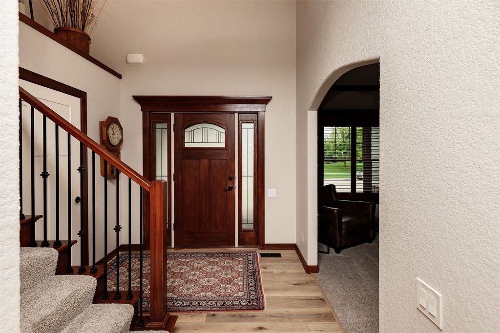 420 NE Mission Court, Ankeny, IA 50021