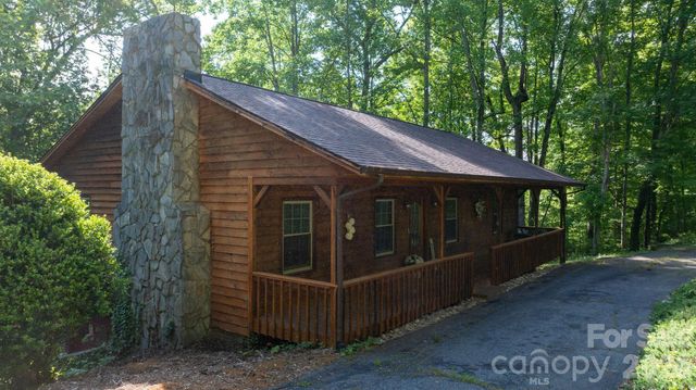 3840 Cherry Grove Drive, Hickory, NC 28602