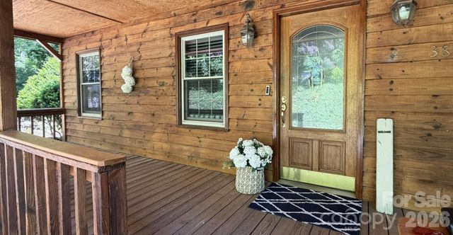 3840 Cherry Grove Drive, Hickory, NC 28602