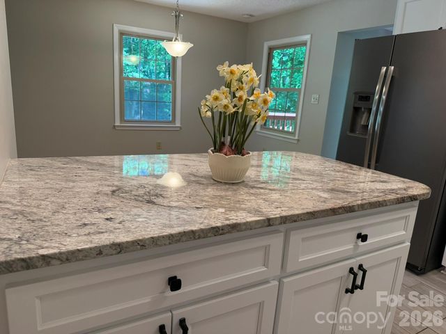 3840 Cherry Grove Drive, Hickory, NC 28602