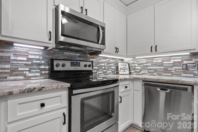 3840 Cherry Grove Drive, Hickory, NC 28602