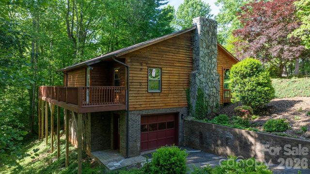 3840 Cherry Grove Drive, Hickory, NC 28602
