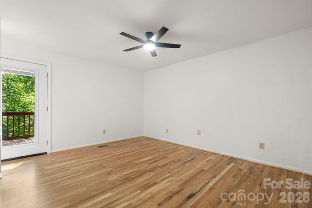 3840 Cherry Grove Drive, Hickory, NC 28602