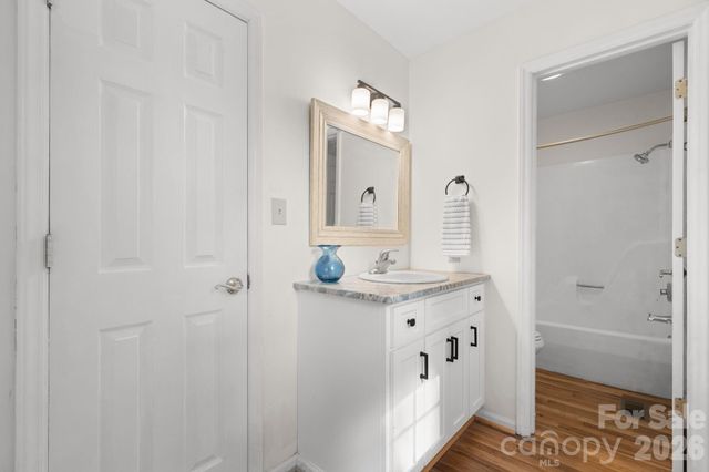 3840 Cherry Grove Drive, Hickory, NC 28602