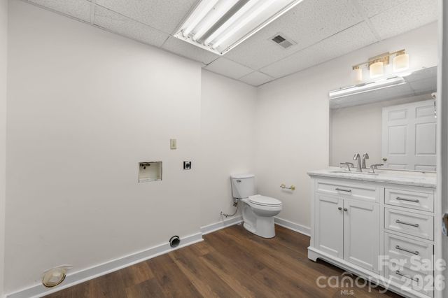 3840 Cherry Grove Drive, Hickory, NC 28602