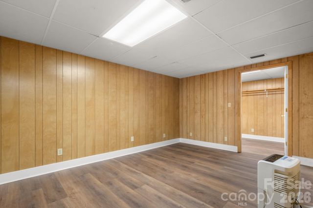 3840 Cherry Grove Drive, Hickory, NC 28602