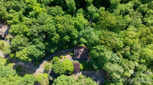 3840 Cherry Grove Drive, Hickory, NC 28602
