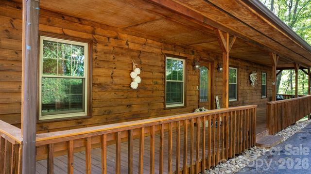 3840 Cherry Grove Drive, Hickory, NC 28602