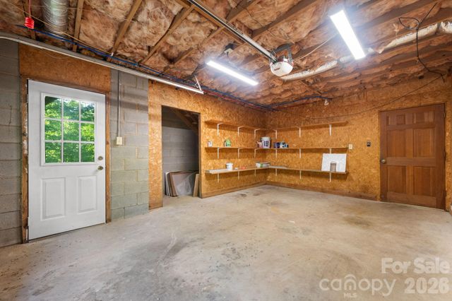 3840 Cherry Grove Drive, Hickory, NC 28602