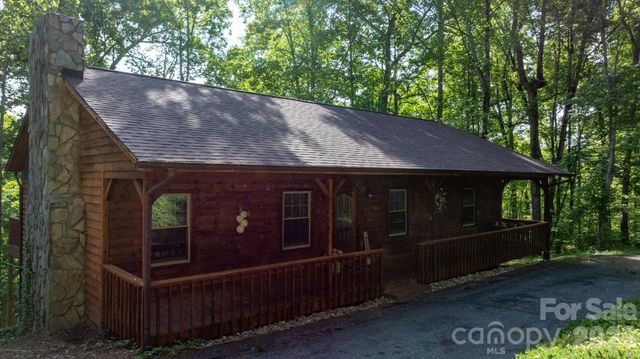 3840 Cherry Grove Drive, Hickory, NC 28602