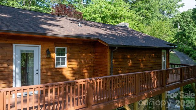 3840 Cherry Grove Drive, Hickory, NC 28602