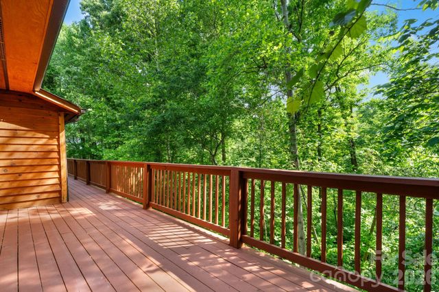 3840 Cherry Grove Drive, Hickory, NC 28602