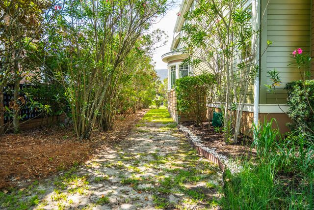 67 Delahow Street, Charleston, SC 29492