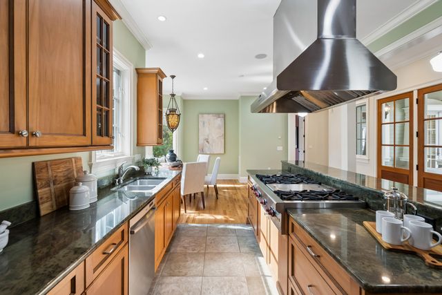 67 Delahow Street, Charleston, SC 29492