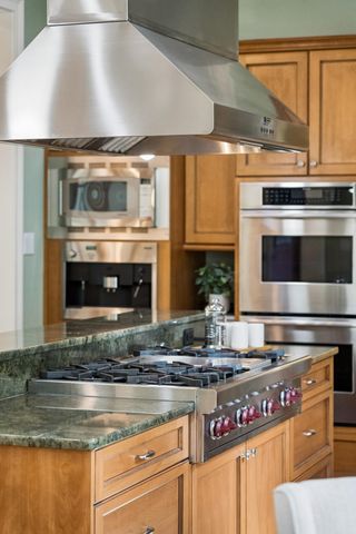 67 Delahow Street, Charleston, SC 29492